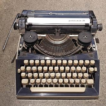 Винтажная печатная машинка Vintage Typewriter Gabriele 35