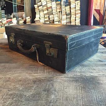 Винтажный чемодан Vintage Black Leather Suitcase With Stitched Edges